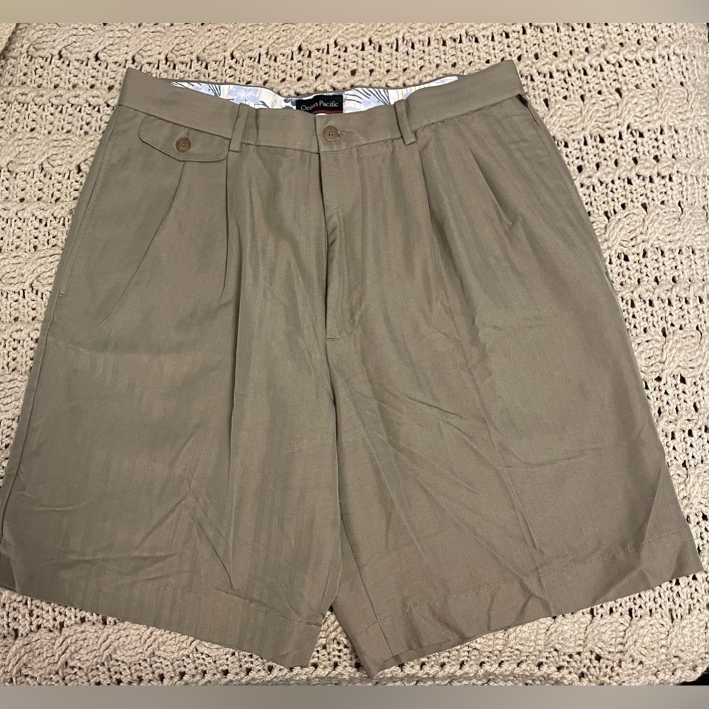🌴Ocean Pacific Mens Pleated Shorts 33 green khaki color tone on‎ tone pattern
